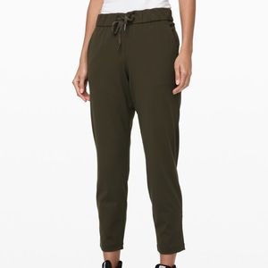 Lululemon on the fly pants